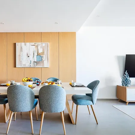Bikini Bottom - Modern Poolside Escape * Lagos